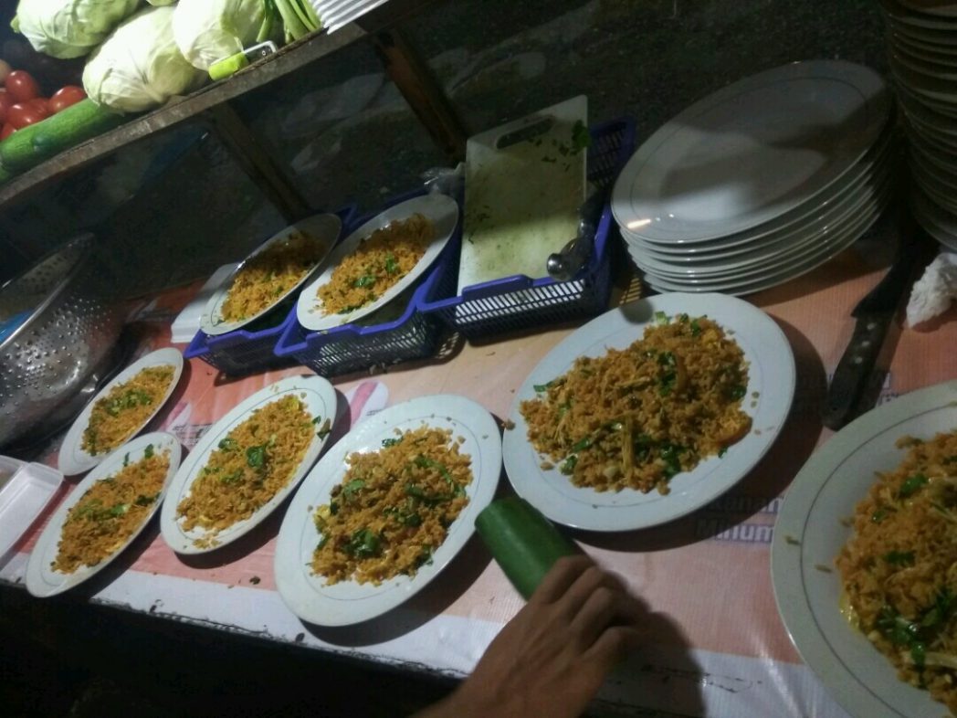 Makan Malam, Yuk Cobain Nasi Goreng Japung di Simpang Peut